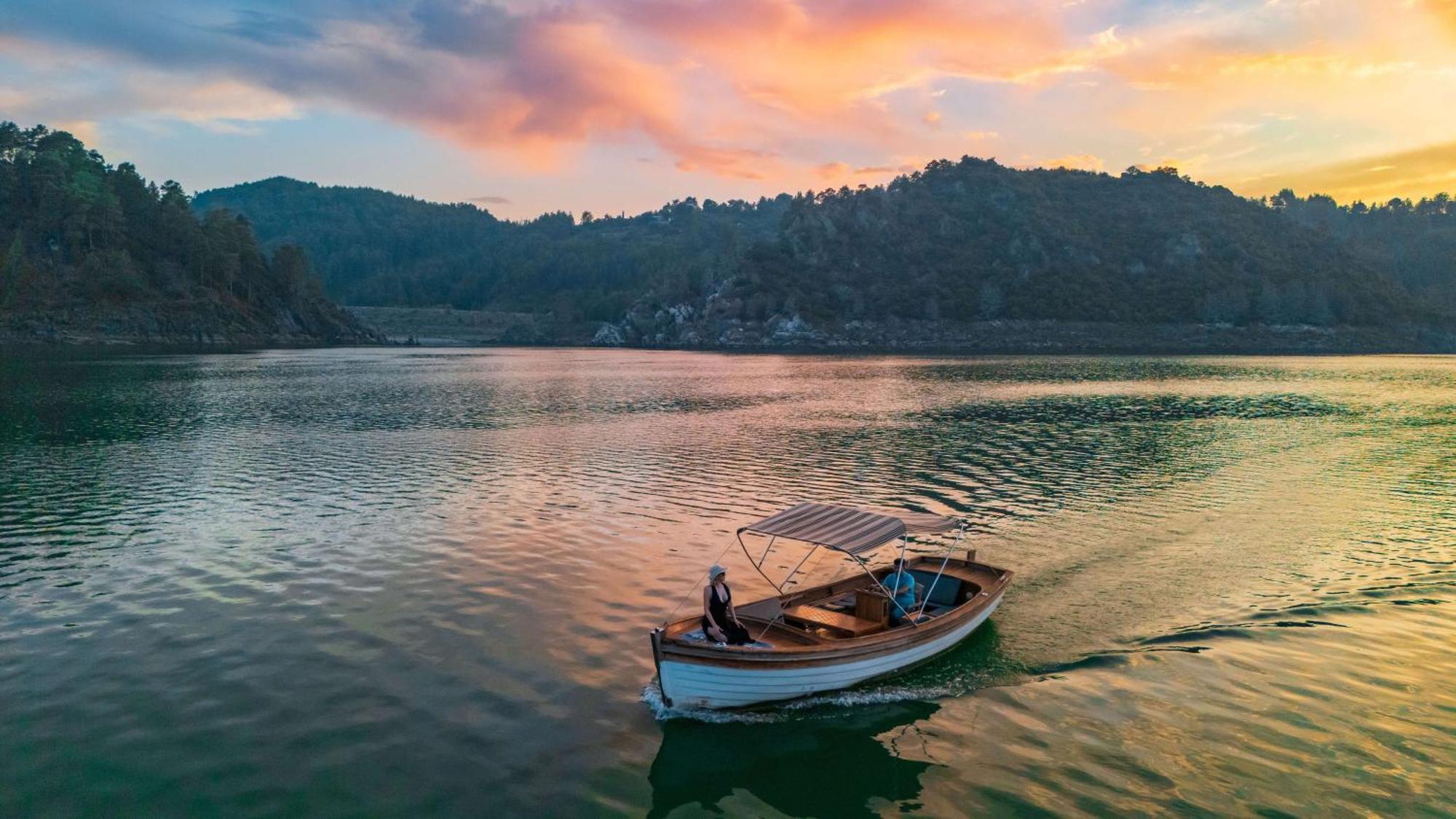 Hotel Botanik Goel Evleri Bucak Exteriér fotografie